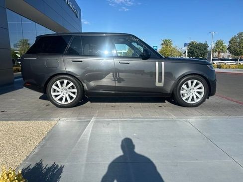 Used 2023 Land Rover Range Rover SE AWD/4WD image 4