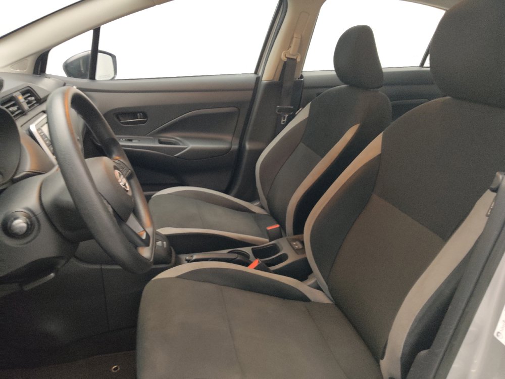 Used 2025 Nissan Versa S FWD image 17