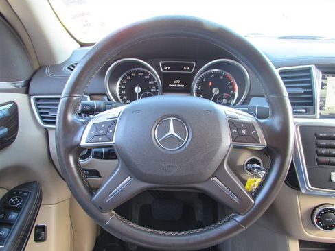Used 2014 Mercedes-Benz GL 450 4MATIC image 9