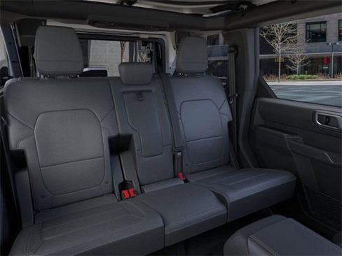 New 2025 Ford Bronco Badlands image 11