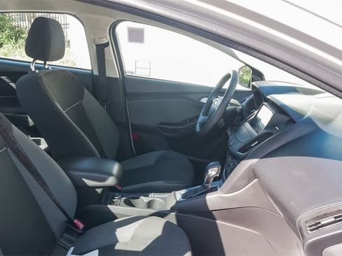 Used 2012 Ford Focus SE image 16