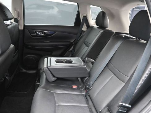 Used 2018 Nissan Rogue SL FWD image 13