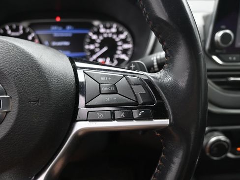 Used 2019 Nissan Altima 2.5 SR FWD image 14