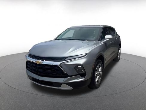 Used 2025 Chevrolet Blazer LT FWD image 6