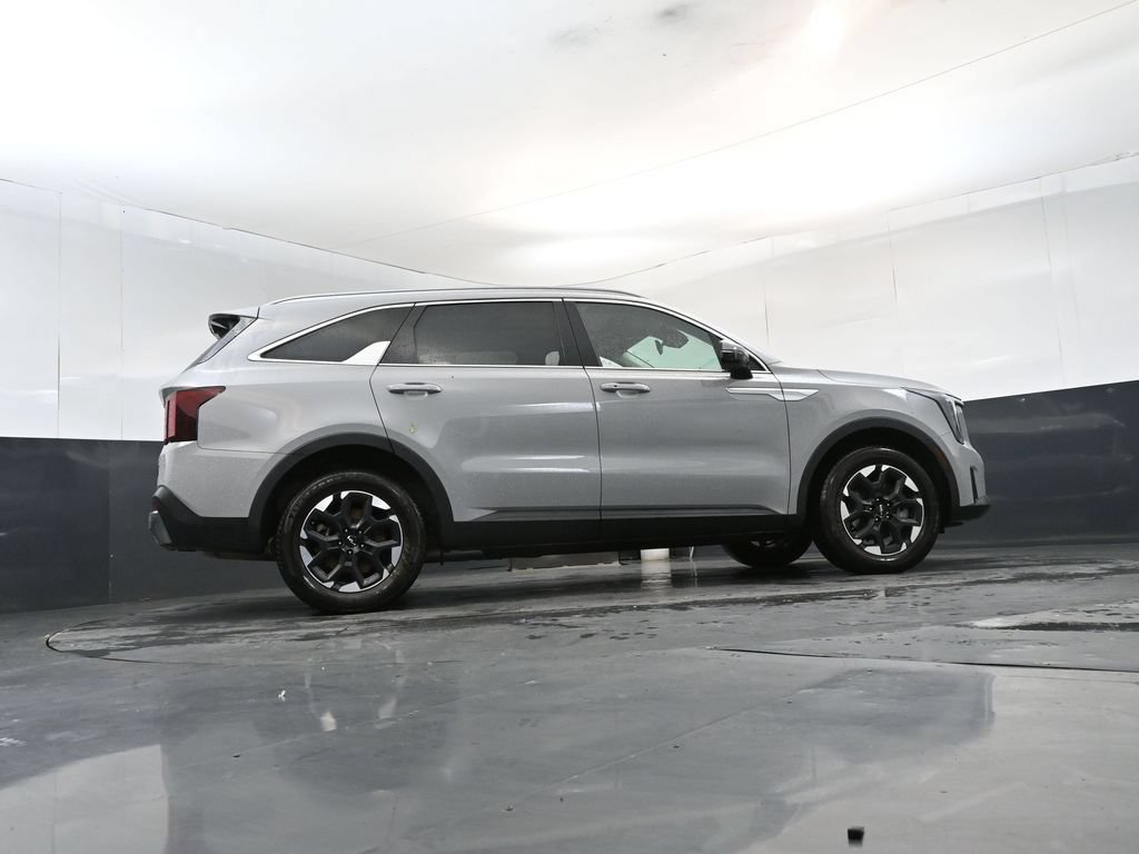 Certified 2024 Kia Sorento S w/ Panoramic Sunroof Package AWD/4WD image 24