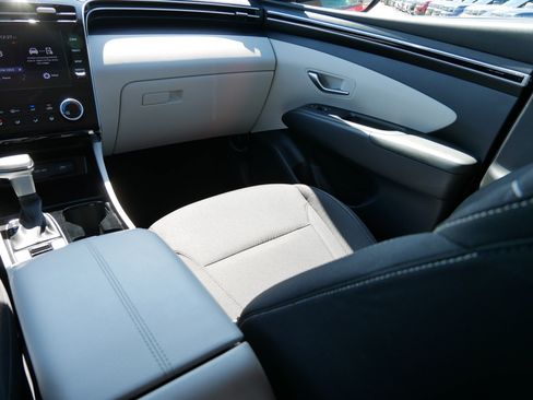 Certified 2023 Hyundai Tucson SE FWD image 11