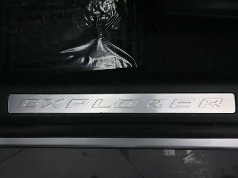 Used 2023 Ford Explorer Limited image 23