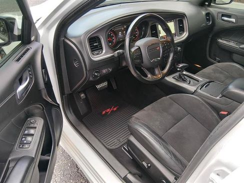 Used 2022 Dodge Charger R/T w/ Plus Group RWD image 9