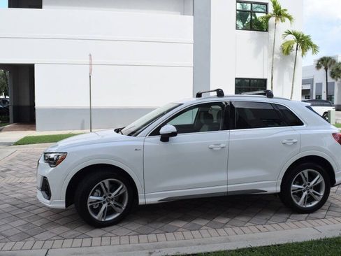 Used 2020 Audi Q3 2.0T Premium w/ Convenience Package AWD/4WD image 4