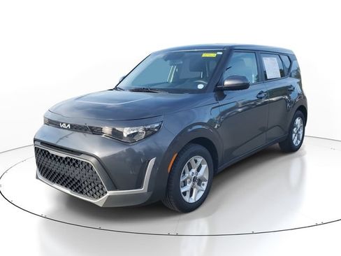 Used 2024 Kia Soul LX w/ Option Group 015 FWD image 4