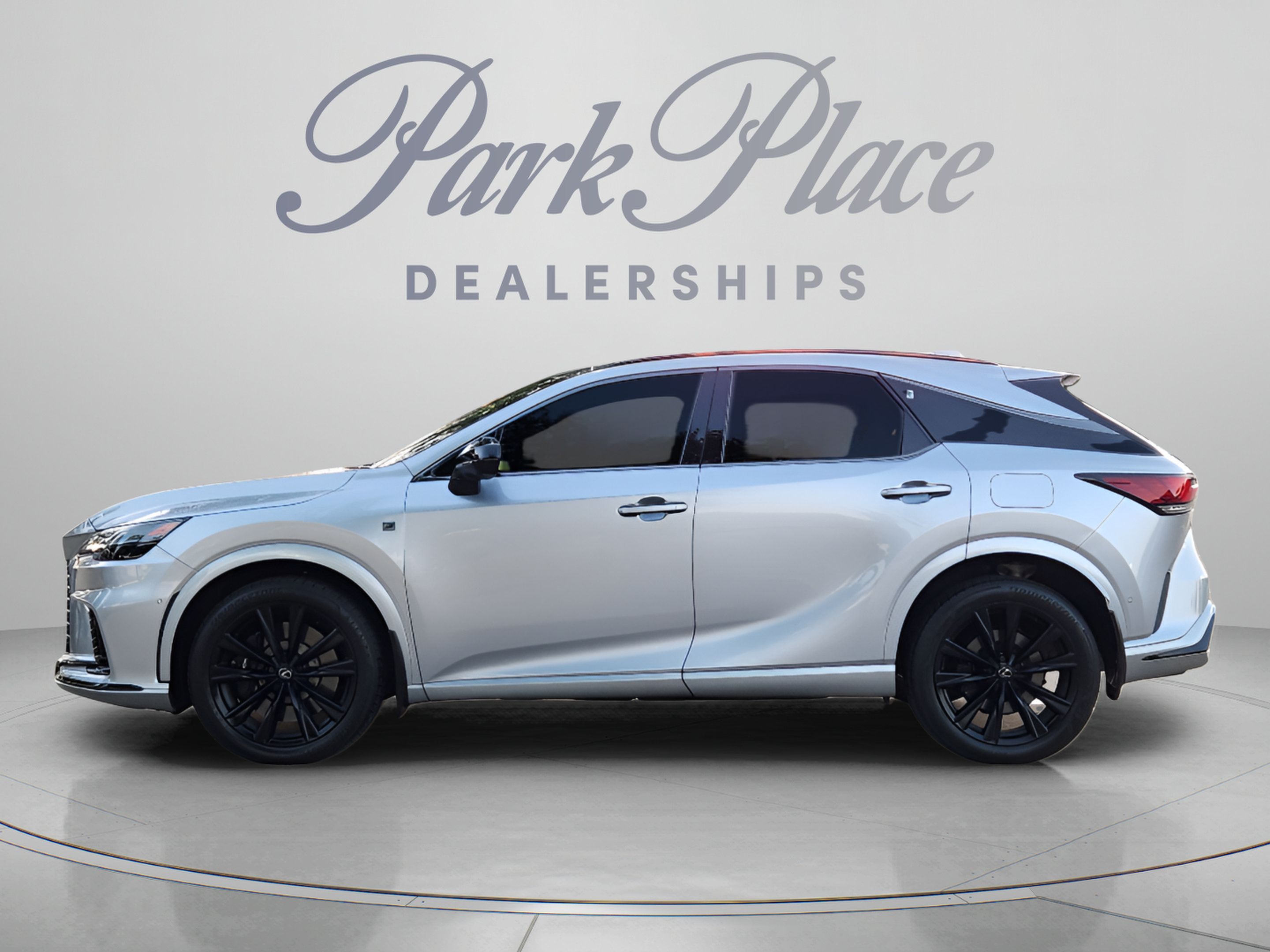 Used 2024 Lexus RX 500h F Sport w/ Convenience Package AWD/4WD image 2