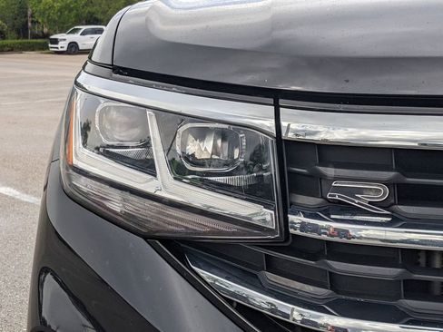 Used 2021 Volkswagen Atlas Cross Sport SE w/ Panoramic Sunroof Package image 8