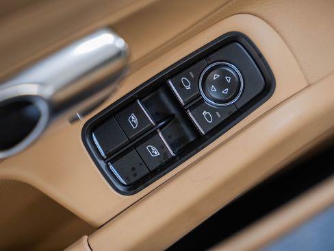 Used 2014 Porsche Boxster image 36