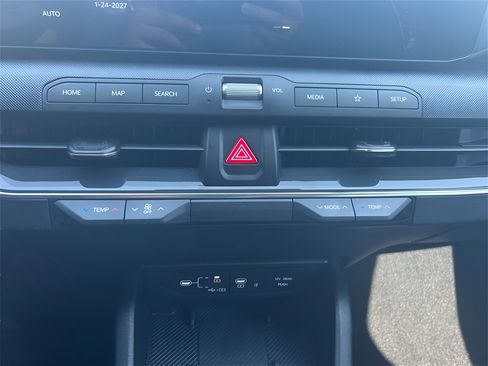 Used 2025 Kia K4 EX image 27