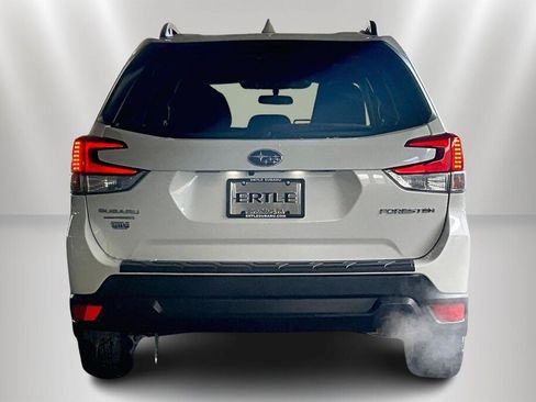 Used 2023 Subaru Forester Premium image 6