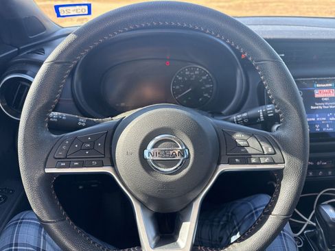 Used 2021 Nissan Kicks SR image 8