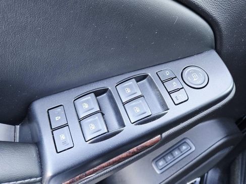 Used 2015 GMC Yukon SLT w/ HD Trailering Package image 41