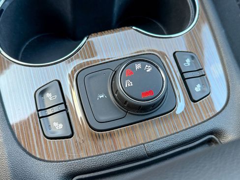 Used 2023 GMC Acadia SLE w/ Driver Convenience Package image 35