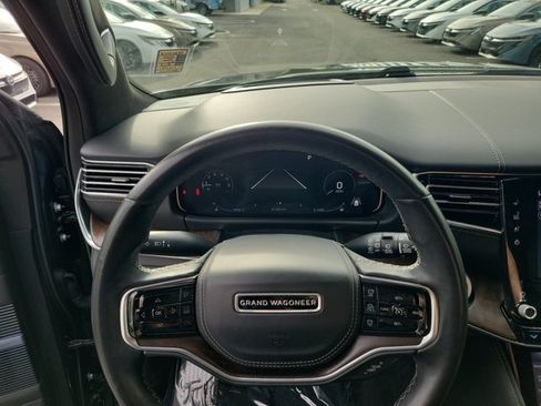 Used 2022 Jeep Grand Wagoneer Series II AWD/4WD image 27