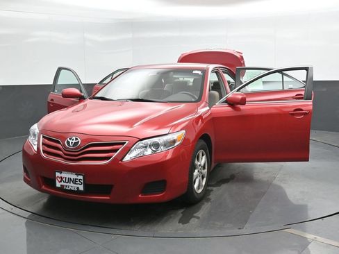 Used 2010 Toyota Camry FWD image 44