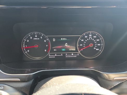 Used 2023 Kia Sorento LX FWD image 15