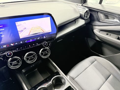 Used 2024 Chevrolet Blazer EV LT image 19