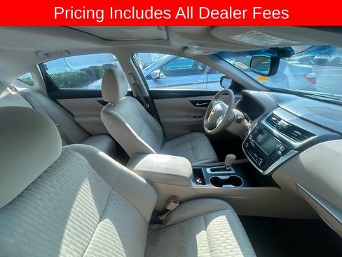 Used 2016 Nissan Altima 2.5 SV w/ Convenience Package FWD image 4
