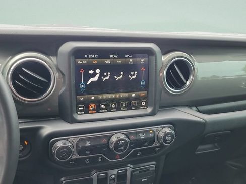 Used 2023 Jeep Wrangler Unlimited Sahara AWD/4WD image 14