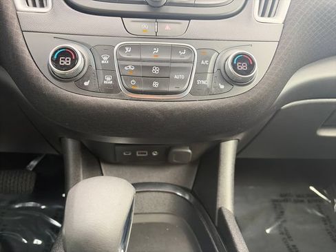Used 2024 Chevrolet Malibu LT FWD image 18