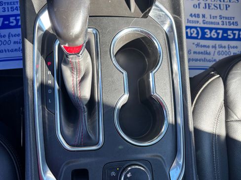 Used 2022 Chevrolet Traverse RS w/ LPO, 'HIT The Road' Package image 19