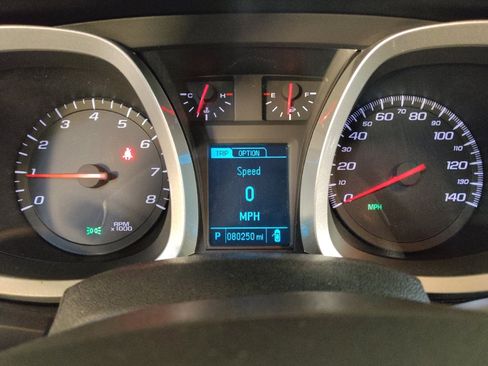 Used 2017 Chevrolet Equinox LT w/ Convenience Package image 23