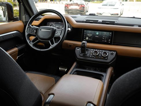 Used 2021 Land Rover Defender 110 X image 29