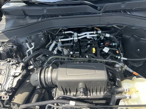 Used 2021 Ford Explorer XLT w/ Equipment Group 202A AWD/4WD image 36