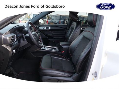 Used 2023 Ford Explorer ST-Line w/ Class IV Trailer Tow Package image 17