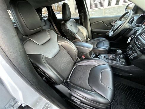 Certified 2022 Jeep Cherokee Latitude image 24