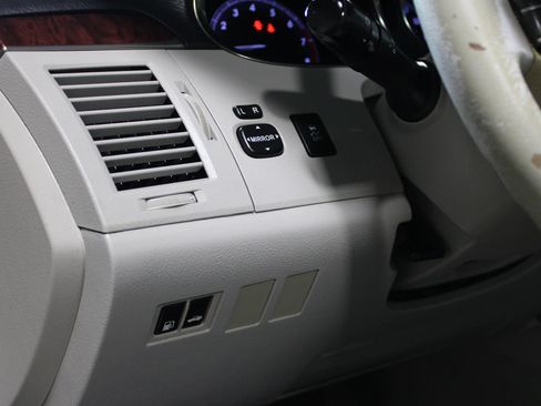 Used 2011 Toyota Avalon FWD image 18