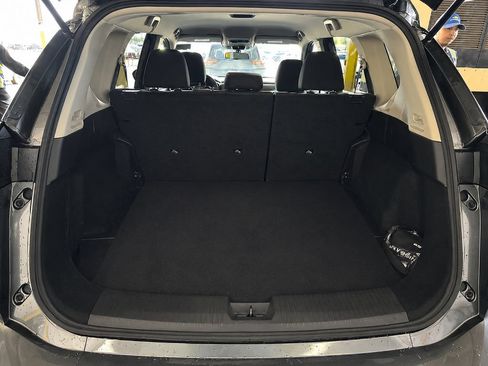 Used 2025 Nissan Rogue S FWD image 13