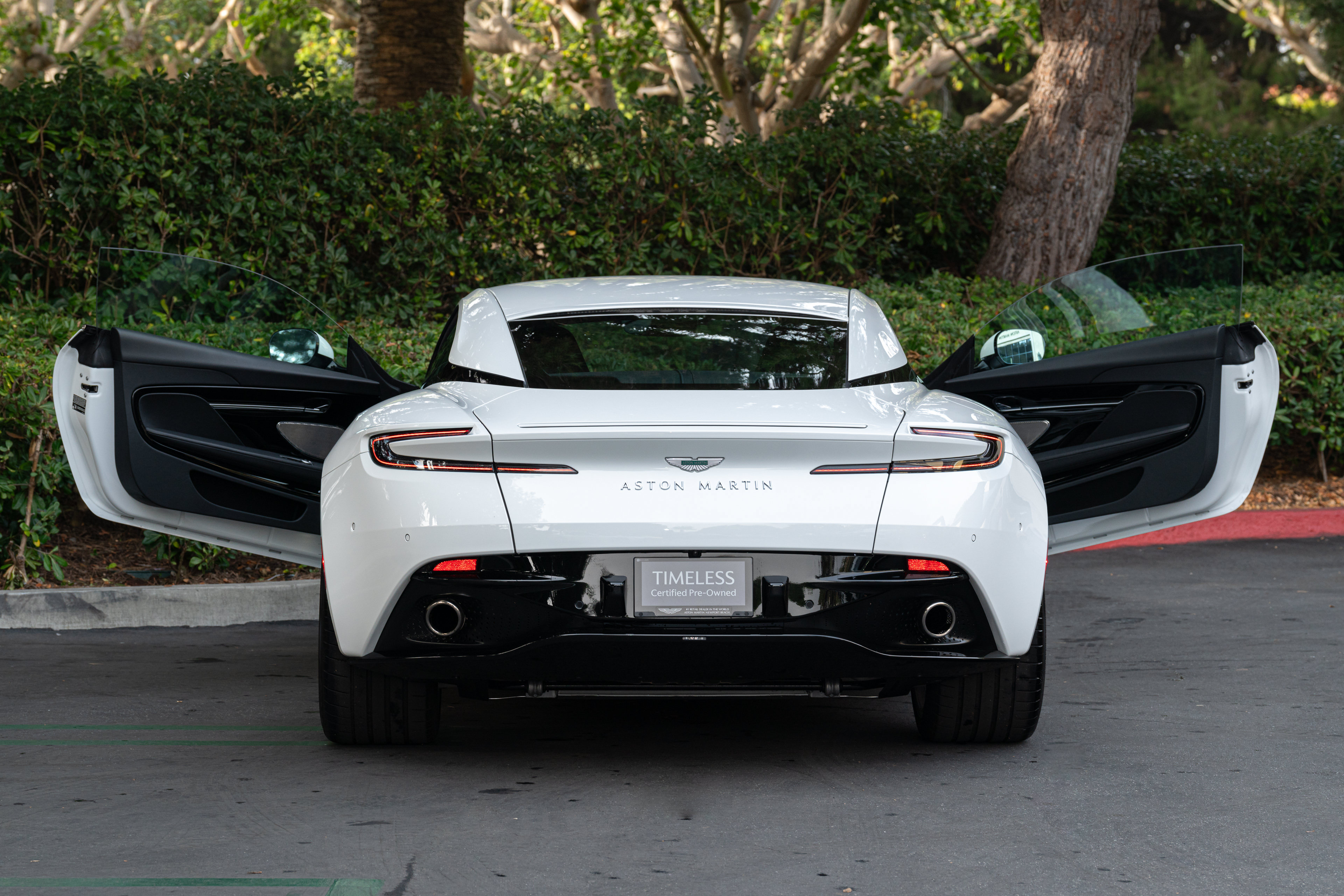 Used 2024 Aston Martin DB12 Coupe RWD image 7