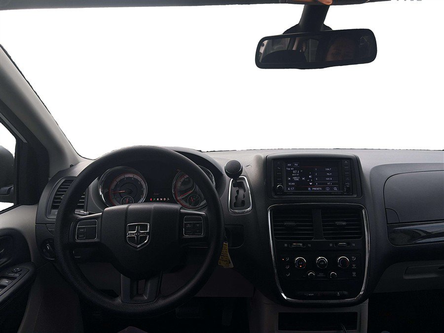 Used 2019 Dodge Grand Caravan SE FWD image 18