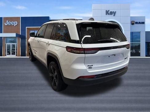 New 2025 Jeep Grand Cherokee Limited w/ Luxury Tech Group II AWD/4WD image 3