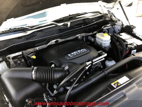 Used 2017 RAM 3500 Tradesman w/ Chrome Appearance Group image 24