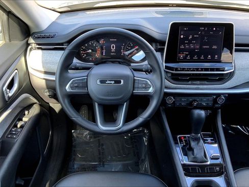 Certified 2022 Jeep Compass Latitude w/ Convenience Group image 5