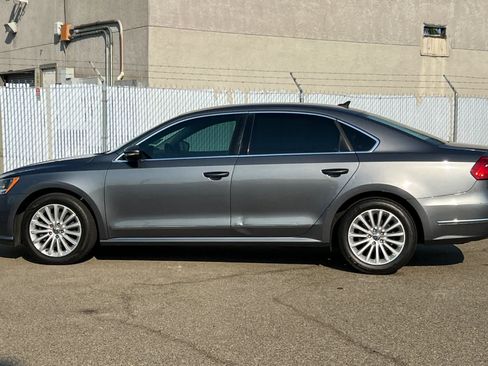 Used 2016 Volkswagen Passat 1.8T SE FWD image 2