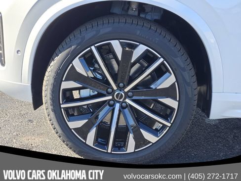 Used 2026 Volvo XC90 B6 Plus w/ Protection Package Premier AWD/4WD image 12