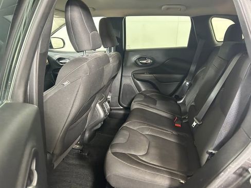 Used 2015 Jeep Cherokee Latitude w/ Cold Weather Group image 26