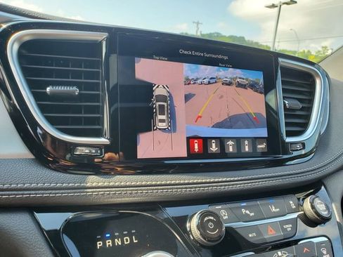 New 2026 Chrysler Pacifica Limited w/ S Appearance Package image 11