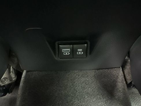 Used 2025 Toyota Camry SE w/ Convenience Package AWD/4WD image 18
