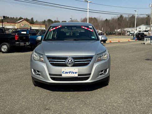 Used 2011 Volkswagen Tiguan S image 10