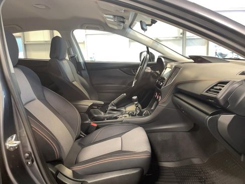Used 2021 Subaru Crosstrek 2.0i Premium image 17