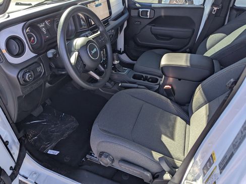 New 2025 Jeep Gladiator Sport image 9